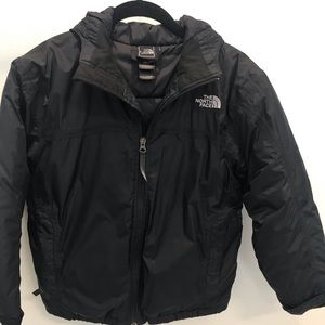 THE NORTH FACE BLACK BIG BOYS MEDIUM JACKET WITH HOODIE